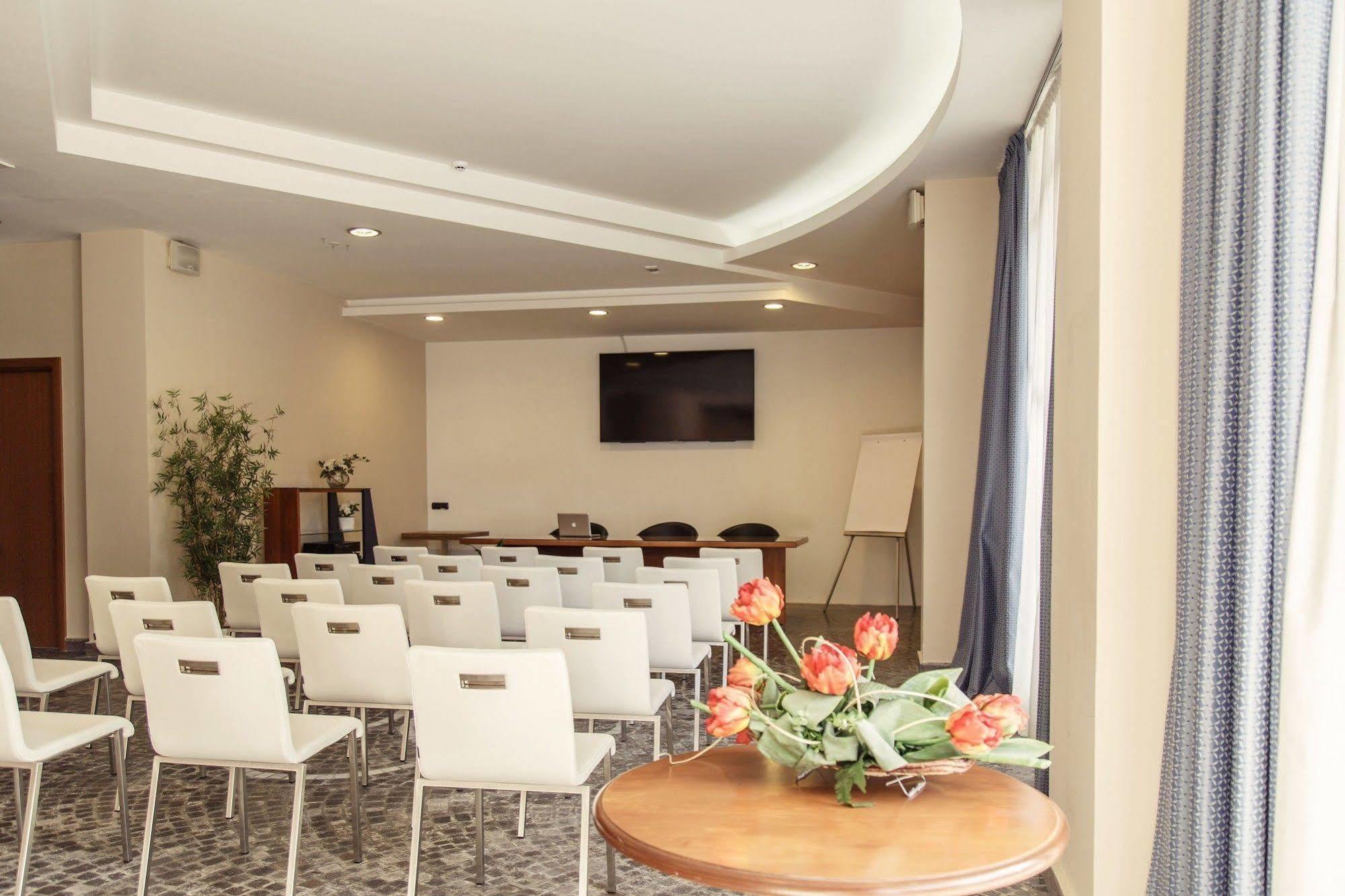 Hotel Maiuri 4*